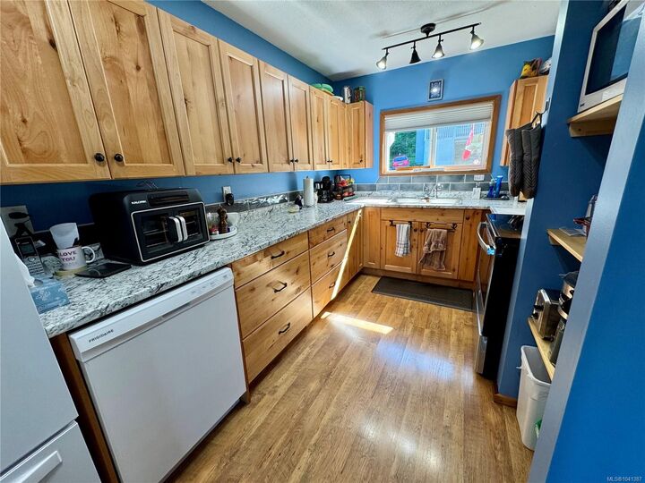 62 Clark Dr — photo 1