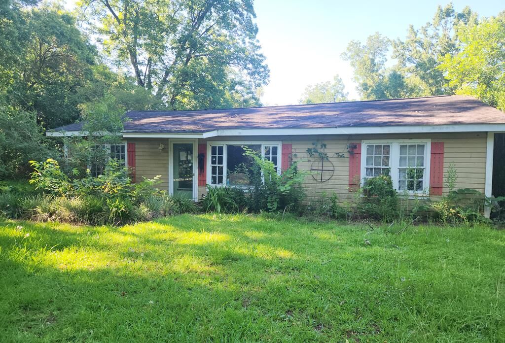 Property Photo:  127 W Bush Street  GA 31784 