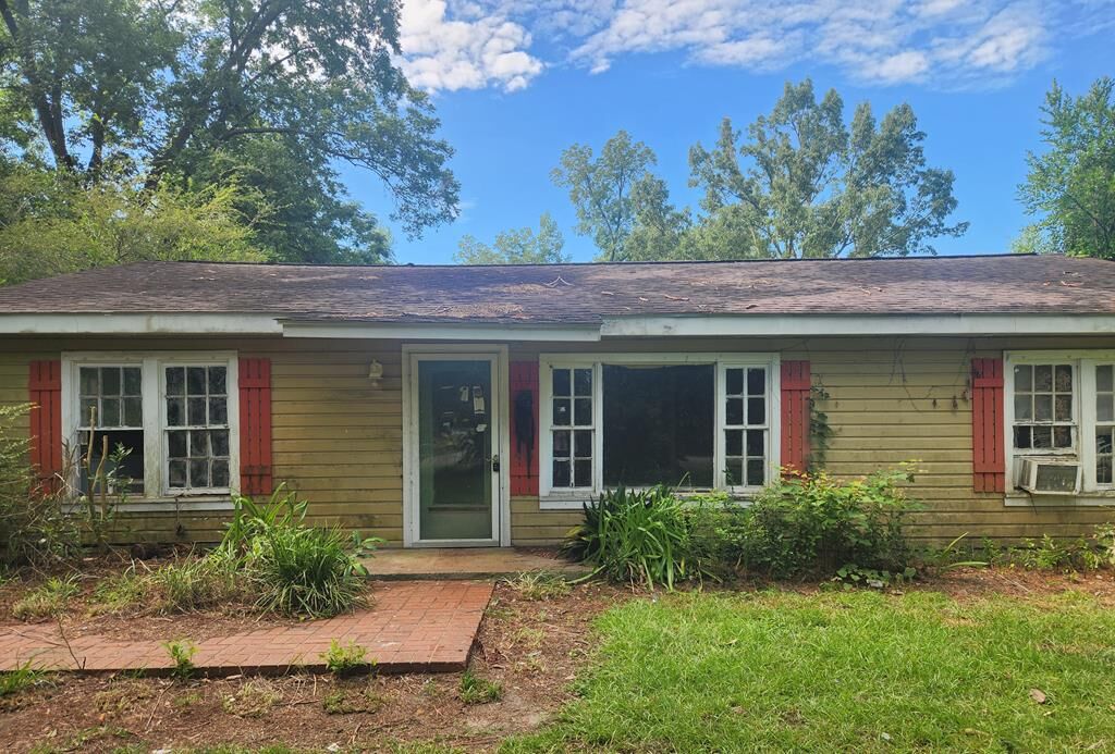 Property Photo:  127 W Bush Street  GA 31784 