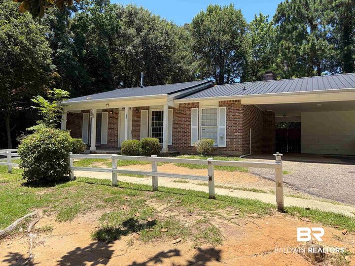 Property Photo:  121 Windsor Drive  AL 36526 