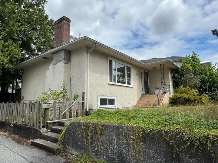 Property Photo: 481 W 40th Avenue BC V5Y 2R5