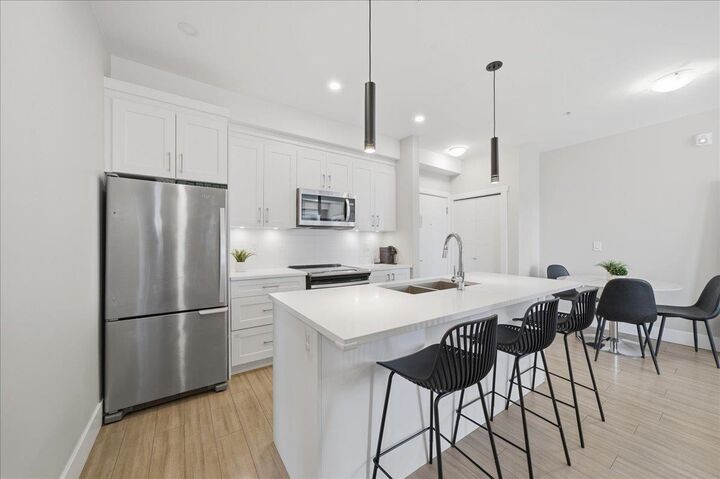 22335 McIntosh Avenue 506 — photo 1