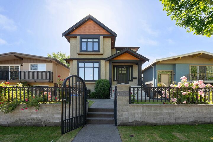 6387 Prince Albert Street — photo 1