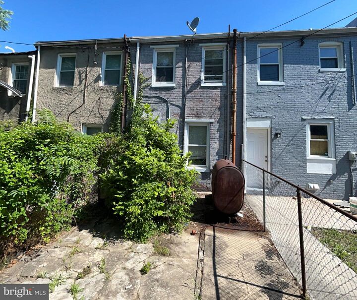 Property Photo: 2123 W Lexington Street MD 21223