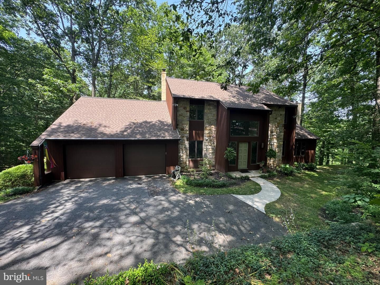 Property Photo: 2917 Oak Lane PA 19543