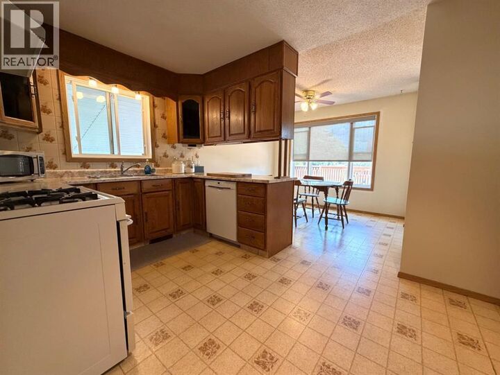 Property Photo:  530 20 Street  AB T9W 1H8 
