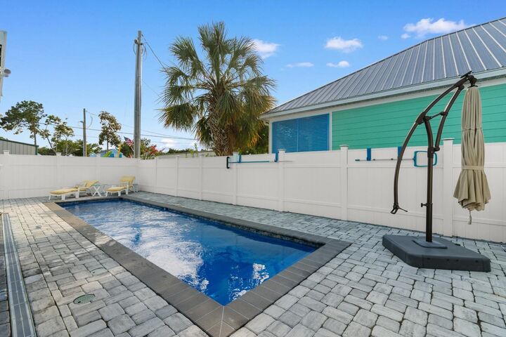 Property Photo:  1416 S Poplar Dr.  SC 29575 