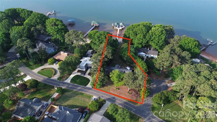 Property Photo: 704 Isle Of Pines Road NC 28117
