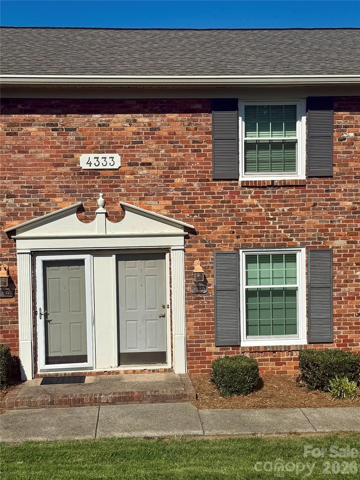 Property Photo: 4333 Hathaway Street NC 28211