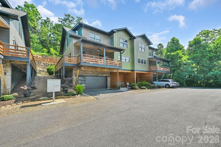 Property Photo: 406 Kessler Place NC 28804