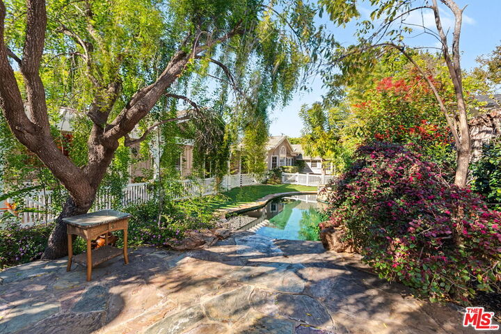 Property Photo: 4780 Vista De Oro Ave CA 91364