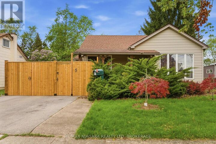 Property Photo: 5 Verne Avenue ON L3C 6P8