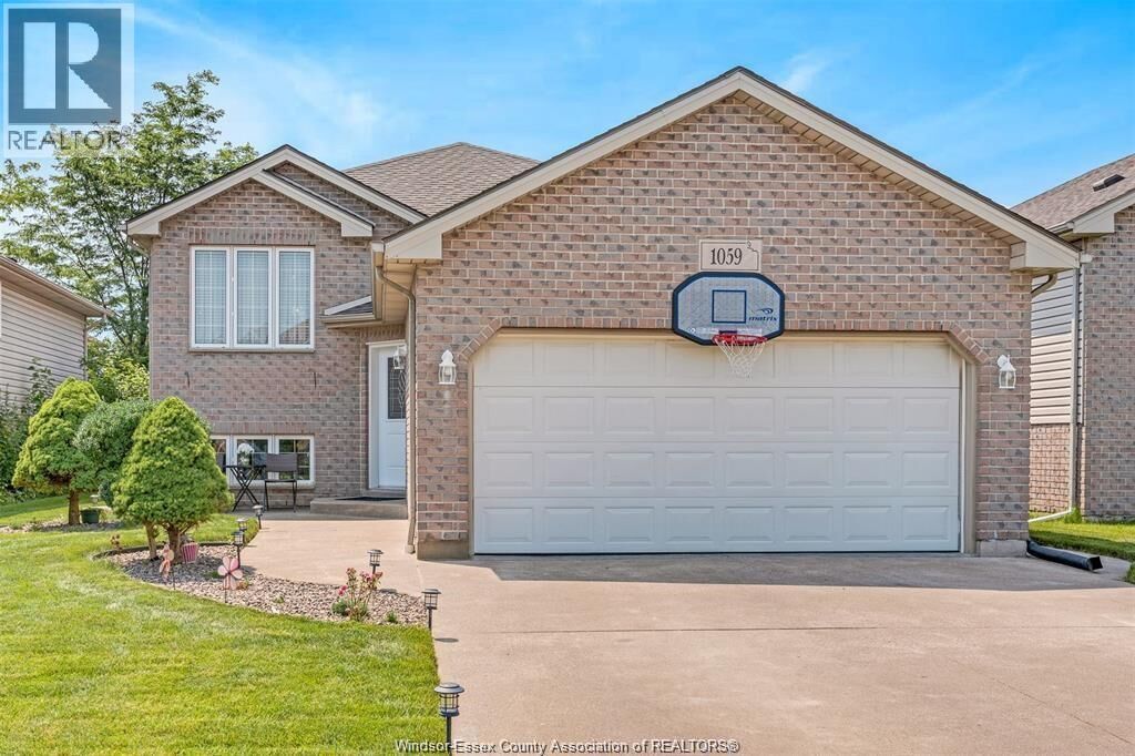 Property Photo:  1059 Silverdale Drive Main  ON N9G 2S1 