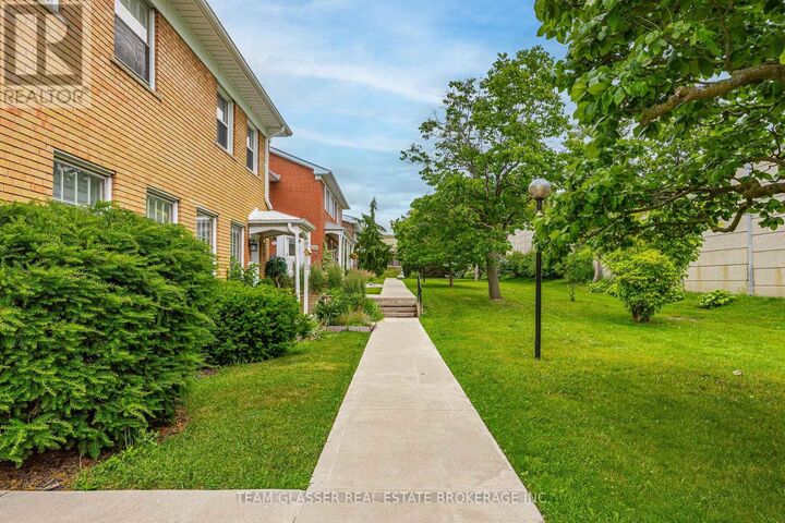 Property Photo:  1220 Royal York Road 62  ON N6H 3Z9 