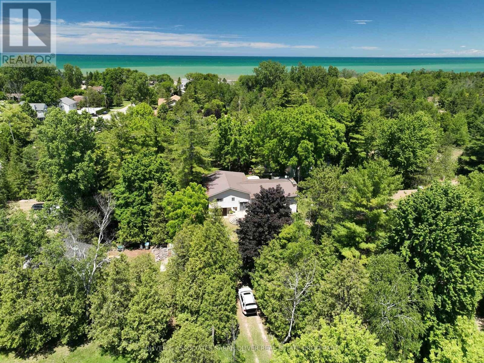 Property Photo: 6386 Victoria Avenue ON N0N 1J2