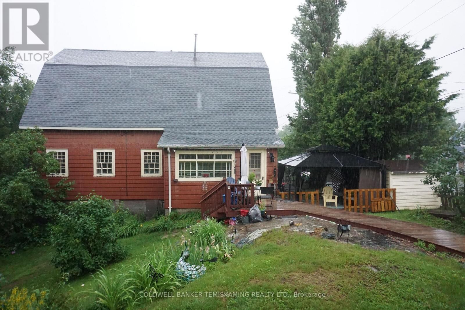 Property Photo:  102 Galena Street  ON P0J 1C0 