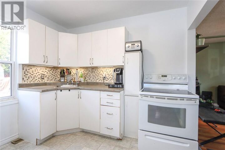 Property Photo:  238 Seventh Avenue  ON P3Y 1M5 