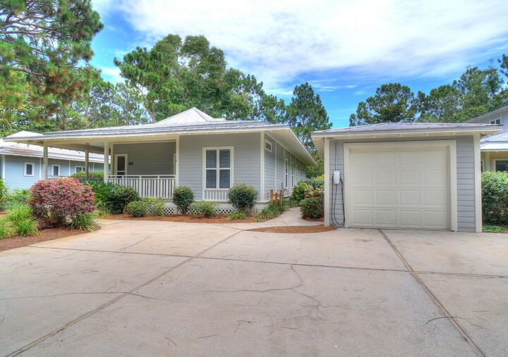 Property Photo:  1129 Prestwick Place  FL 32550 