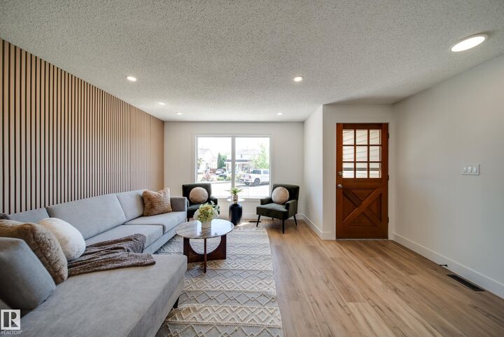Property Photo:  10343 172 Avenue NW  AB T5X 5C2 