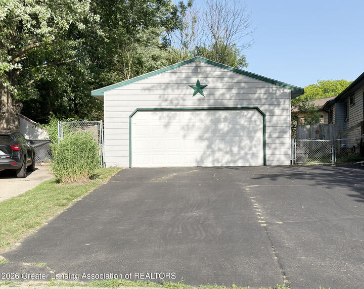 Property Photo:  4326 Davlind Drive  MI 48842 