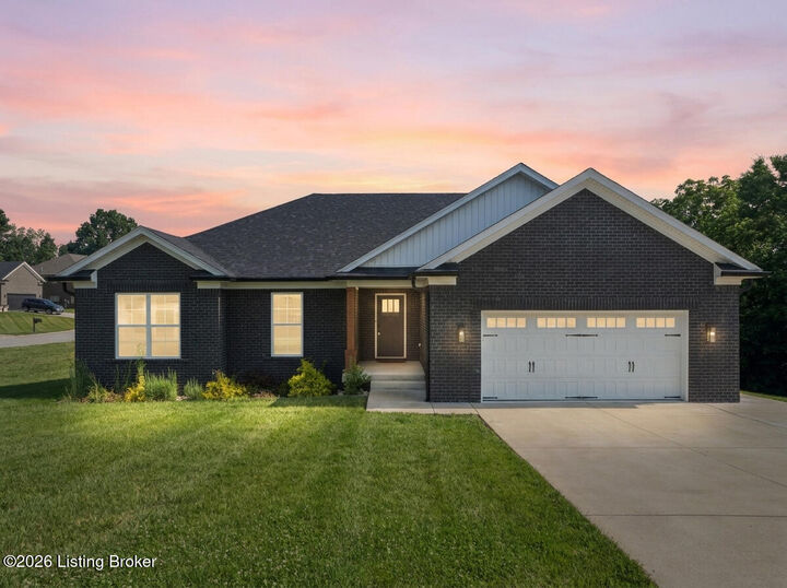 Property Photo: 19 Clubhouse Ct KY 40071