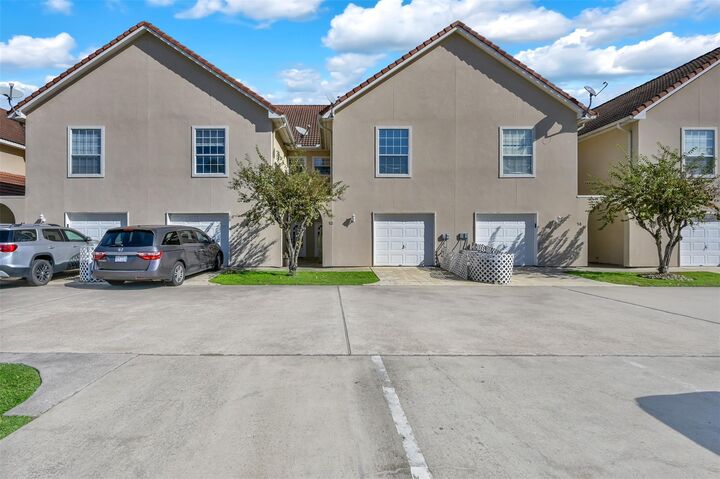 Property Photo:  13 Regency Point  TX 77356 