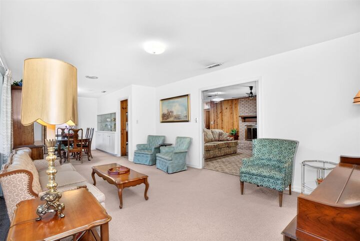 Property Photo: 1303 Shadybrook Lane TX 75904