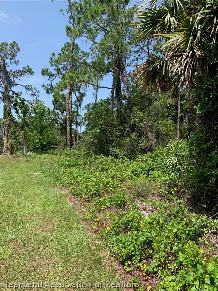 Property Photo:  1709 Stream Avenue  FL 33875 