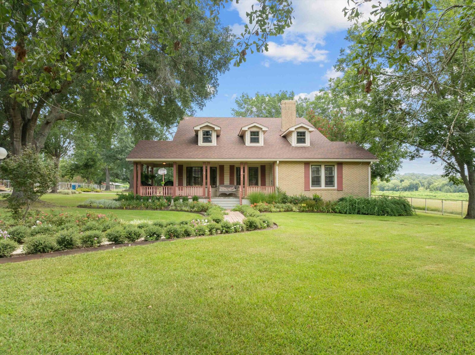 Property Photo: 2807 S Fm 225 TX 75654
