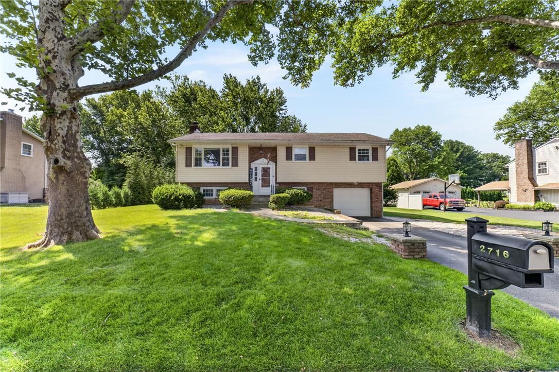 Property Photo:  2716 Plymouth Drive  PA 18045 