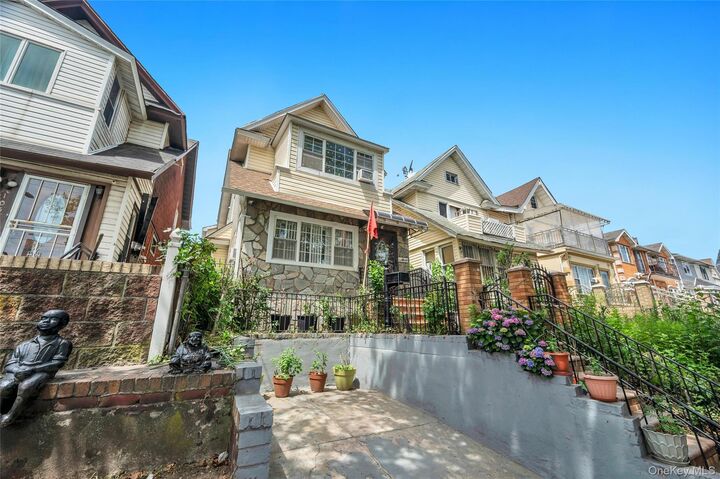 Property Photo:  10530 Van Wyck Expressway  NY 11419 