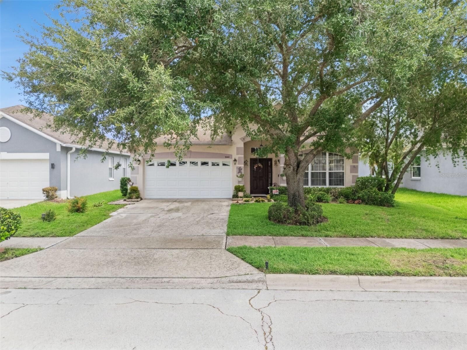 Property Photo:  9955 Medallion Bluff Lane  FL 32829 