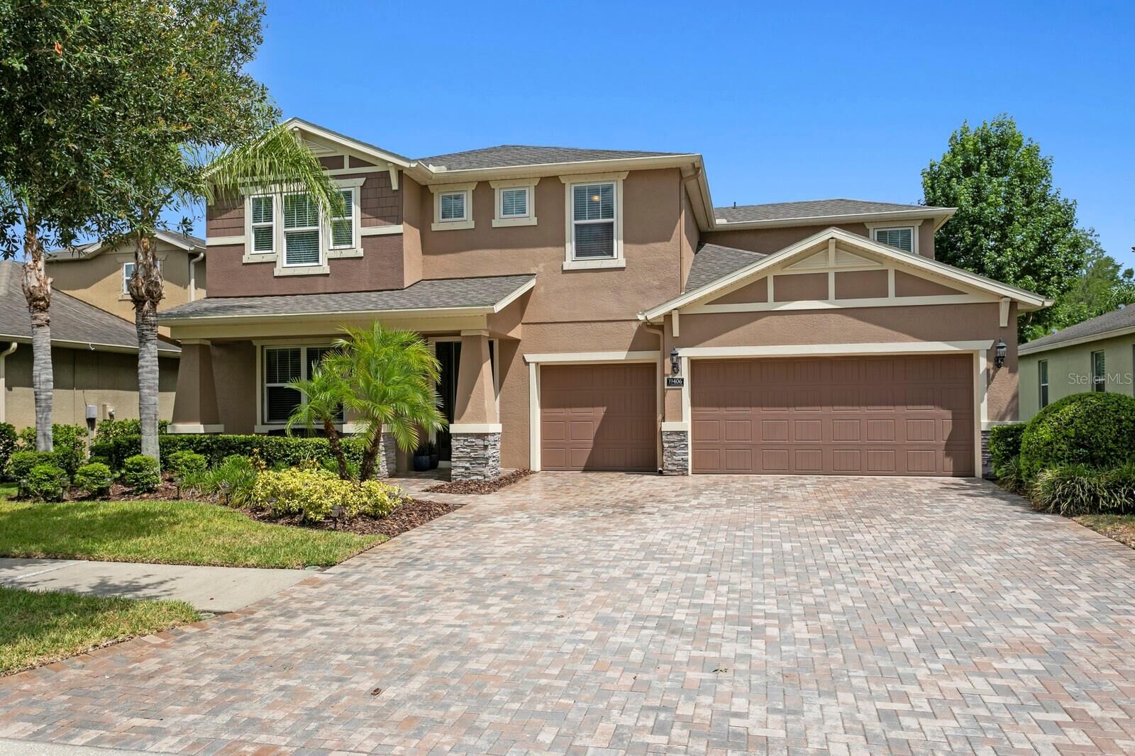 Property Photo: 19406 Butterwood Lane FL 33558