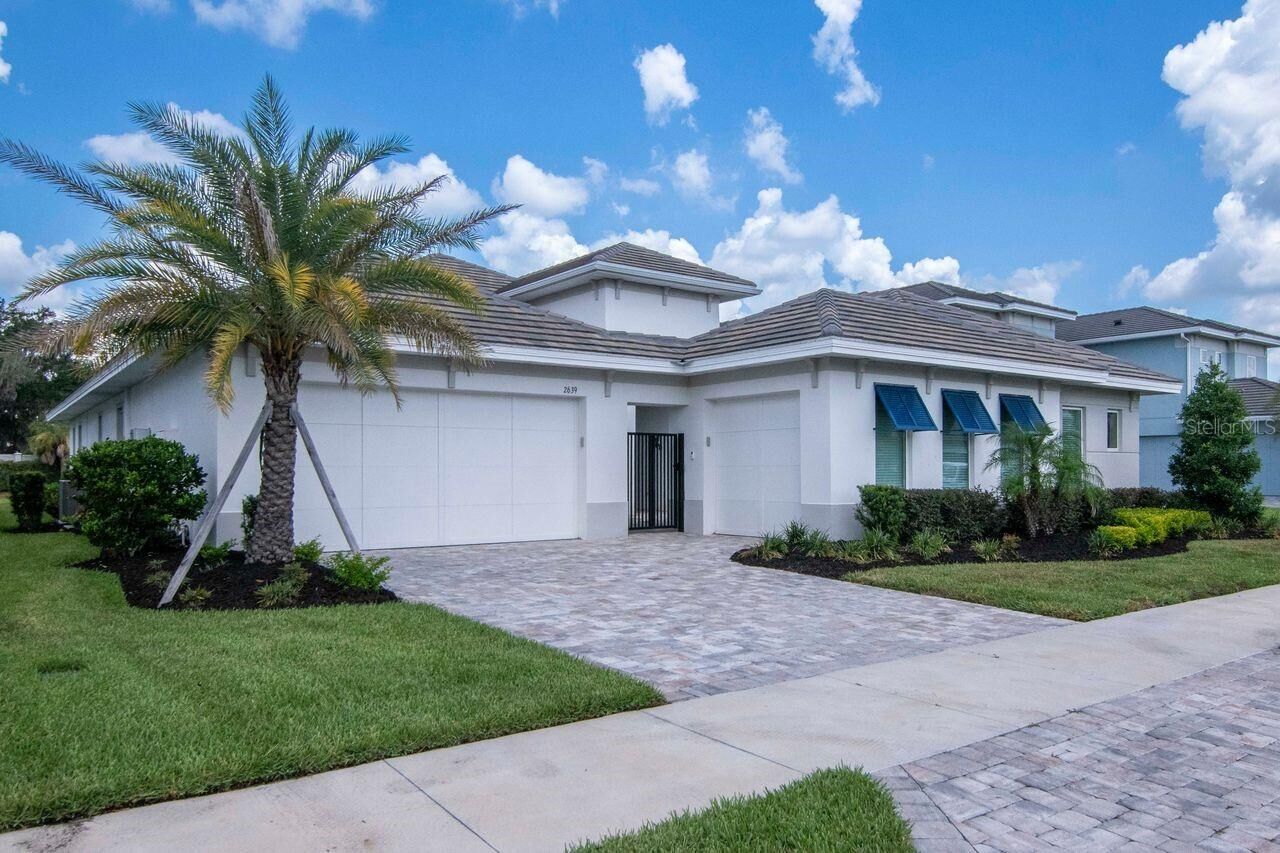 Property Photo:  2639 Yacht Place  FL 33543 
