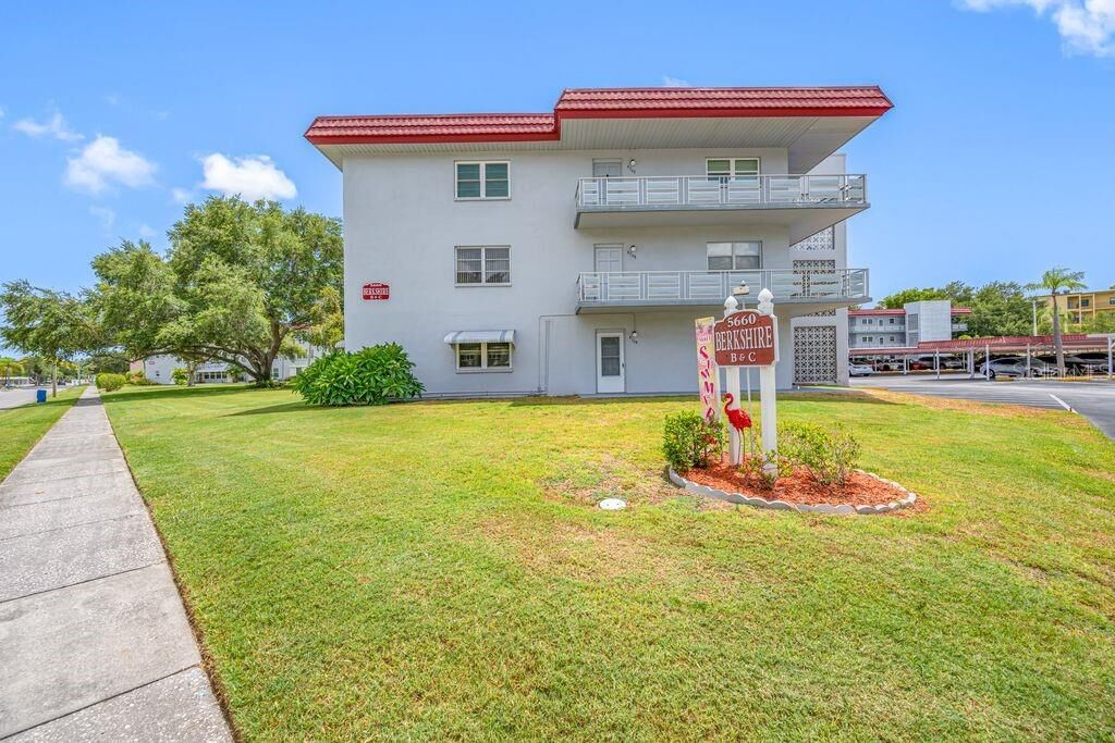 Property Photo:  5660 80th Street N B101  FL 33709 