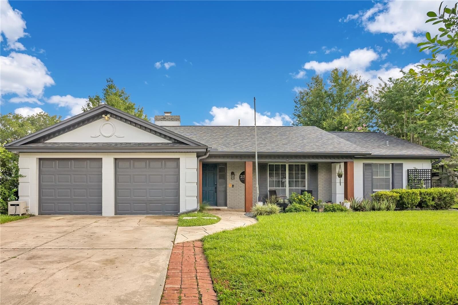 Property Photo: 2537 Vine Street FL 32806