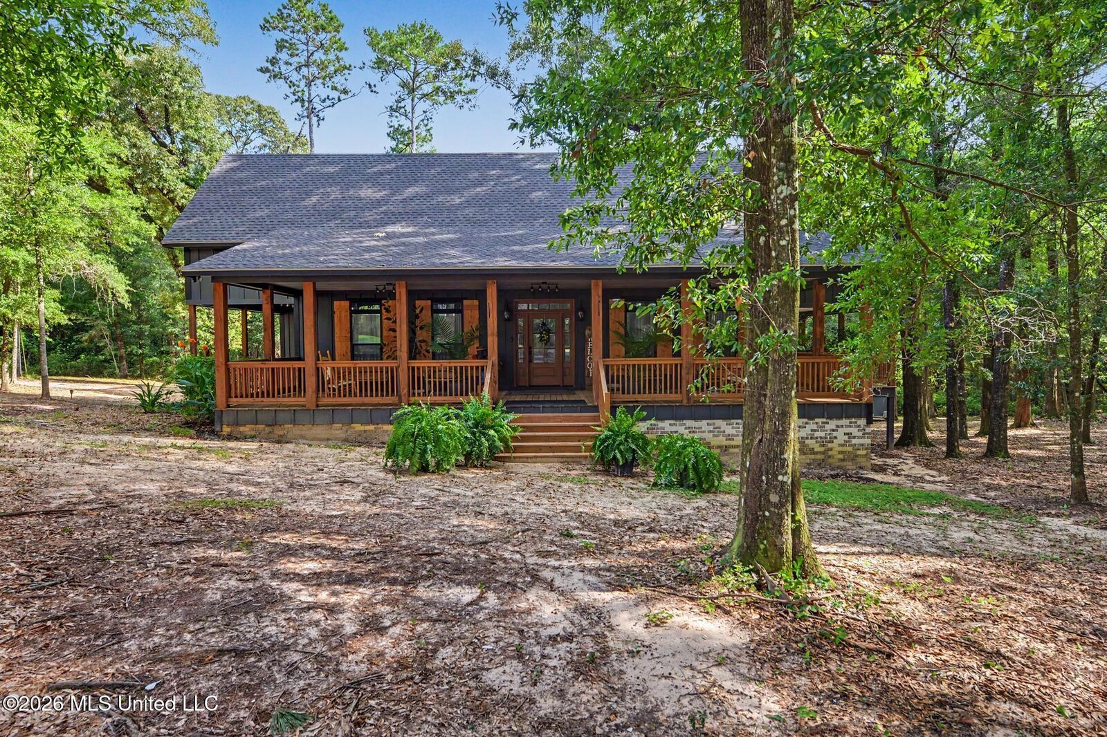 Property Photo:  445 Live Oak Drive  MS 39452 