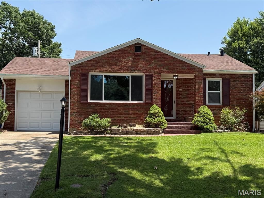 Property Photo: 310 Lindenwood Boulevard IL 62002