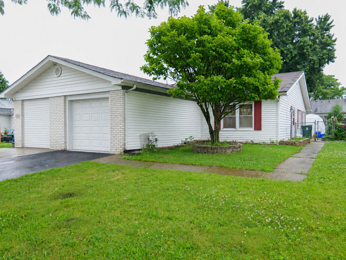 Property Photo: 155 Ringneck N IL 60139
