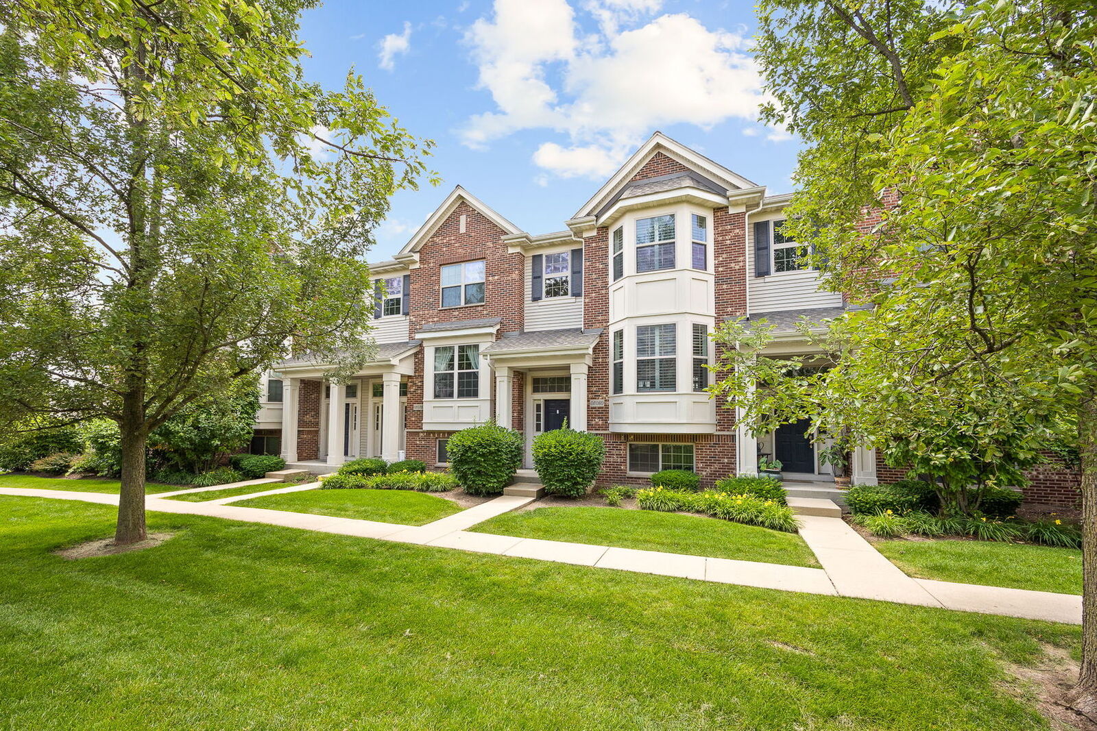 Property Photo: 0N080 Vermont Court IL 60190
