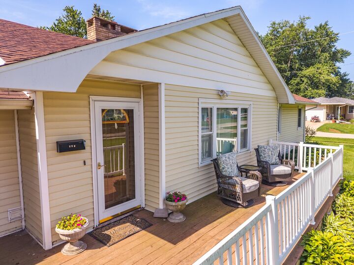 Property Photo:  127 W 1st Street  IL 61760 