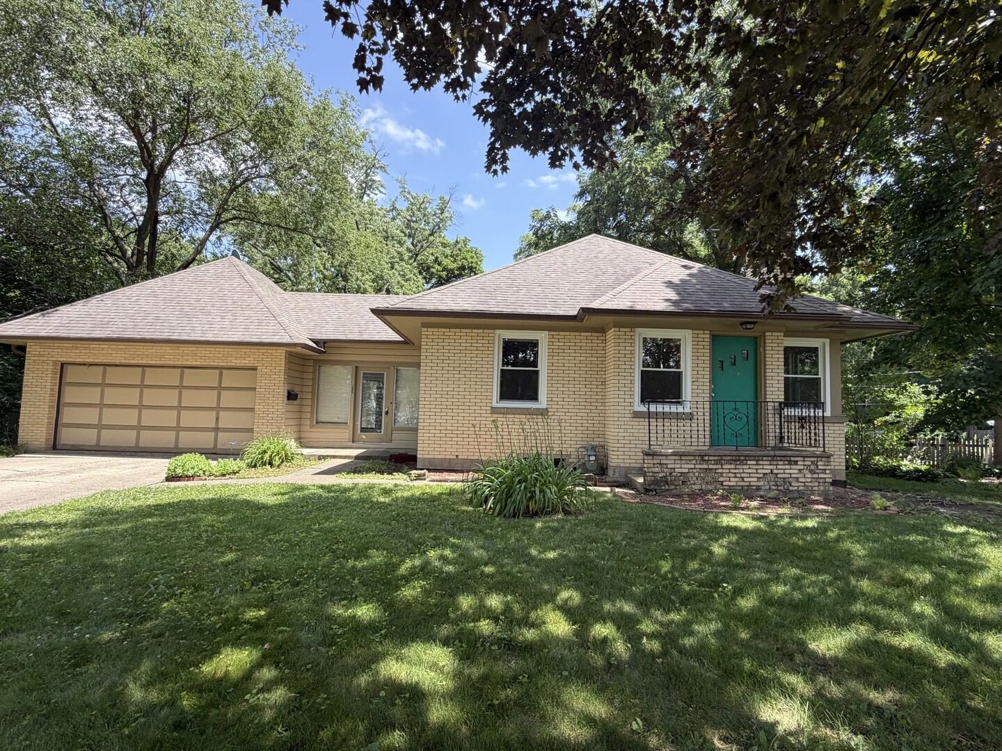 Property Photo:  150 Woodland Road  IL 60048 