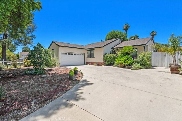 Property Photo: 6613 Randi Avenue CA 91303