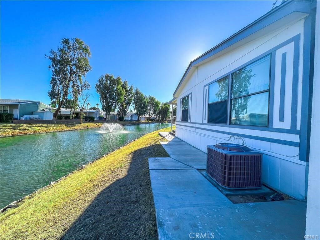 Property Photo:  586 Channel Way  CA 92636 