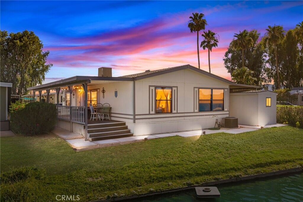 Property Photo:  586 Channel Way  CA 92636 