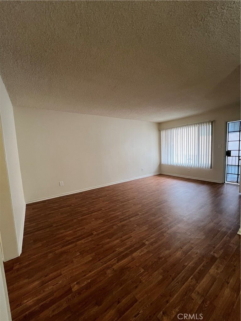 Property Photo: 535 E Hazel 6 CA 90302