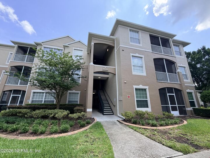 Property Photo: 7990 Baymeadows Road E 1111 FL 32256