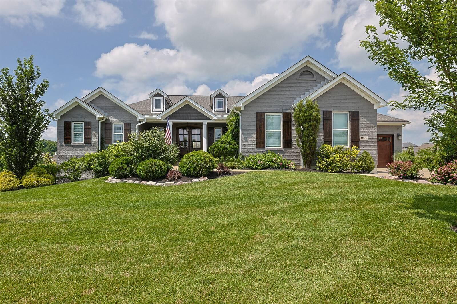 Property Photo:  914 Man O War Boulevard  KY 41091 