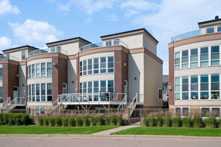 Property Photo:  2313 River Pointe Circle  MN 55411 
