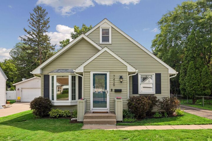 Property Photo:  7429 Aldrich Avenue S  MN 55423 